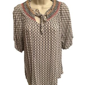 Knox Rose Patterned Short-Sleeve With Tie at V-Neck. Size M. Gently Worn.